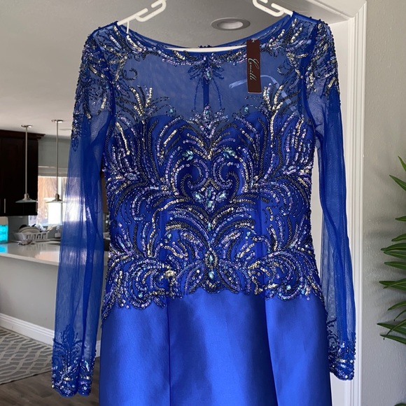 Dress - Picture 1 of 4